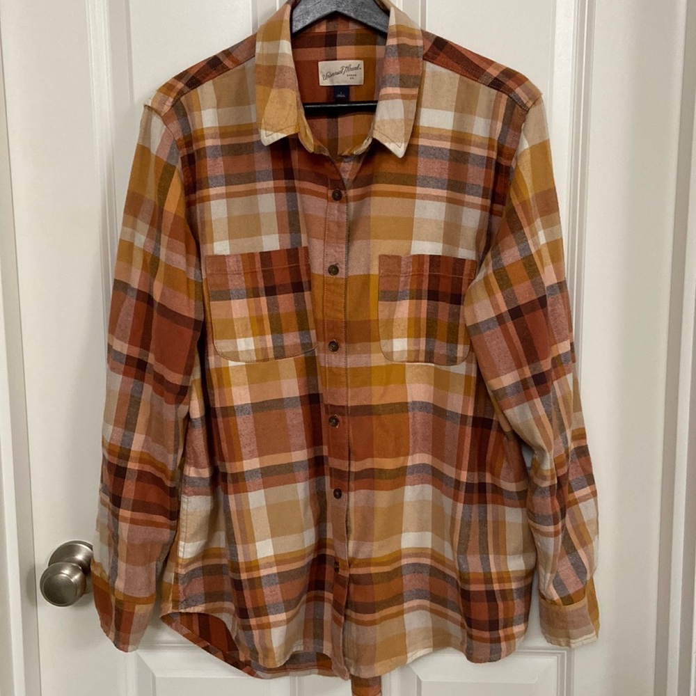 Women Long Sleeve Button-down plaid shirt